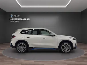 BMW iX1 30 xDrive XLINE