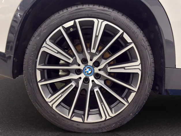 BMW iX1 30 xDrive XLINE
