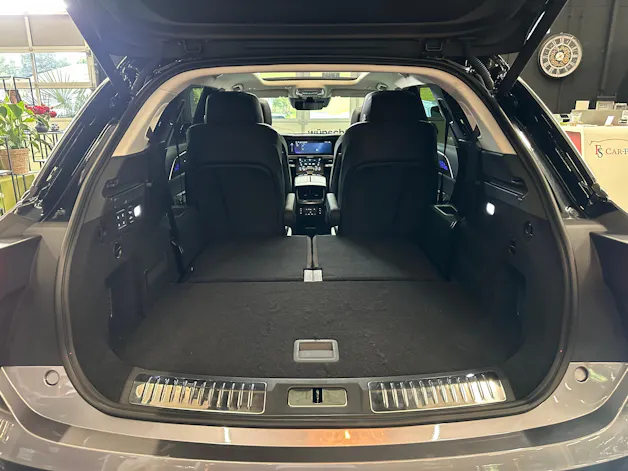 HONGQI E-HS9 Exclusive 99 kWh