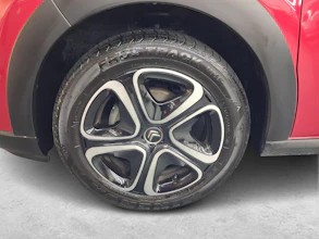 https://vehicle.imgix.net/4350334/a6de49c9-3f7e-426b-a0ab-05076667e322.jpg