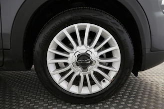 https://vehicle.imgix.net/4350342/5083cb00-58b9-40ae-a71a-133c36eea7c0.jpg