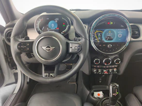 https://vehicle.imgix.net/4350392/d62eeddb-ab19-4d9d-978f-d0aa3e54d3cf.jpg