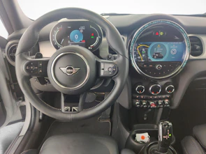 Fahrzeugbild MINI F55 2.0i Cooper S SDKG