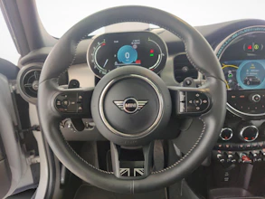 https://vehicle.imgix.net/4350392/e46c1f16-cf8f-4d8c-bb63-e65b9a7bd1ce.jpg