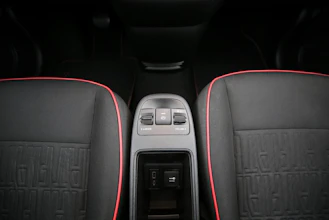 https://vehicle.imgix.net/4350515/286af0be-a171-4d6d-bb26-6677b0cadede.jpg