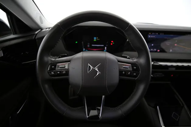 DS Automobiles 4 1.6 E-Tense La Première