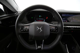 https://vehicle.imgix.net/4350665/7d1857e4-0f70-488f-bacc-e2b9e227f575.jpg