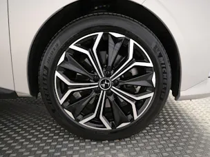 DS Automobiles 4 1.6 E-Tense La Première