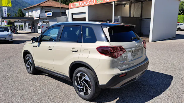 Suzuki Vitara 1.4 T Sakura Top Hybrid 4x4