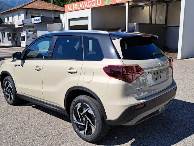 Suzuki Vitara 1.4 T Sakura Top Hybrid 4x4