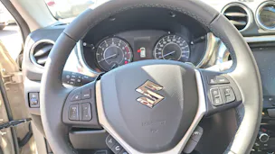 Suzuki Vitara 1.4 T Sakura Top Hybrid 4x4