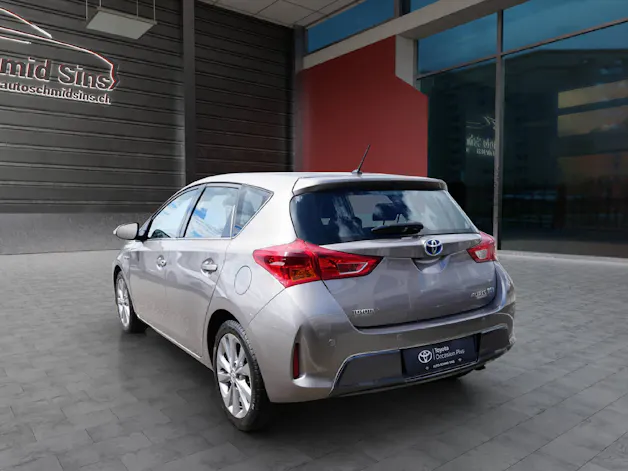 Toyota Auris 1.8 HSD Linea Sol
