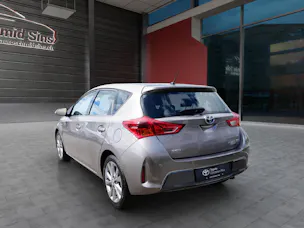 Toyota Auris 1.8 HSD Linea Sol