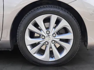 Toyota Auris 1.8 HSD Linea Sol