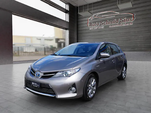 Toyota Auris 1.8 HSD Linea Sol