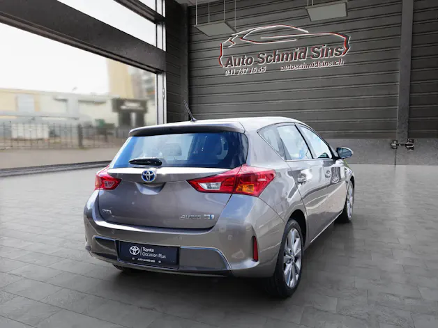 Toyota Auris 1.8 HSD Linea Sol