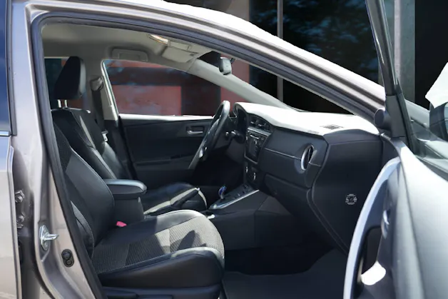 Toyota Auris 1.8 HSD Linea Sol
