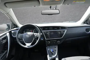Toyota Auris 1.8 HSD Linea Sol