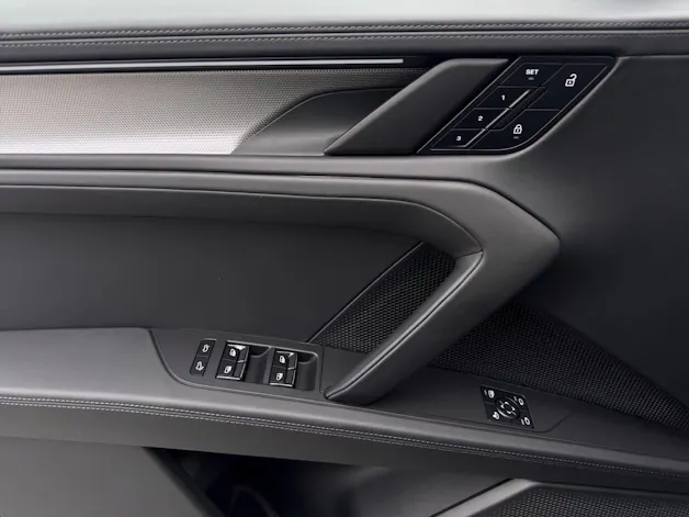 Porsche Cayenne S Electric