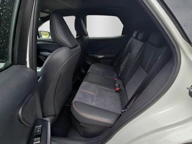 Lexus LBX 1.5 Hybrid Cool AWD