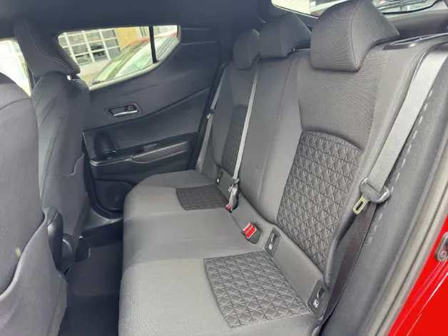 Toyota C-HR 2.0 VVTi HSD Trend