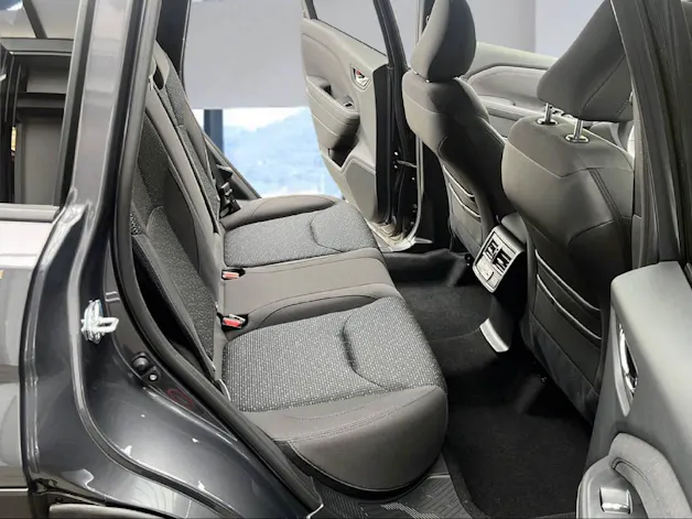 Subaru Forester Station 2.0i e-Boxer Swiss Plus Model 2026