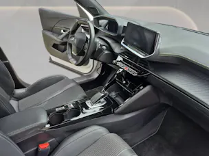 Peugeot 2008 Essence 130ch EAT8 GT
