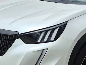 Peugeot 2008 Essence 130ch EAT8 GT