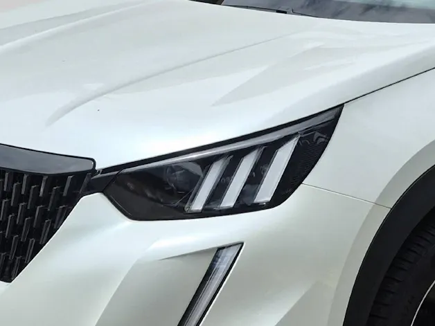 Peugeot 2008 Essence 130ch EAT8 GT