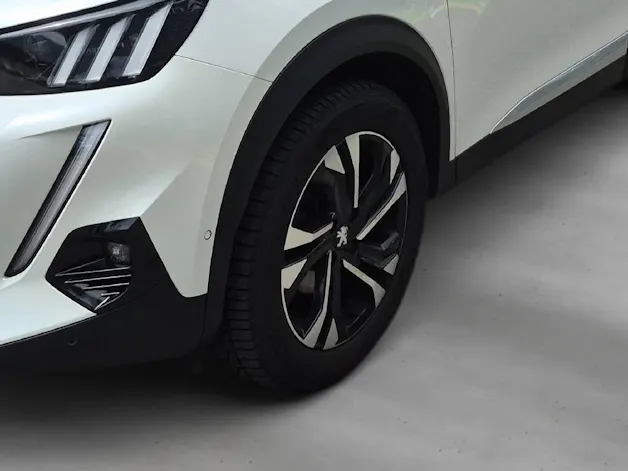 Peugeot 2008 Essence 130ch EAT8 GT