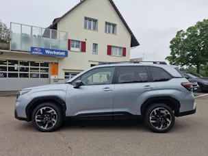 Subaru Forester Station 2.0i e-Boxer Swiss Plus