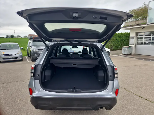 Subaru Forester Station 2.0i e-Boxer Swiss Plus