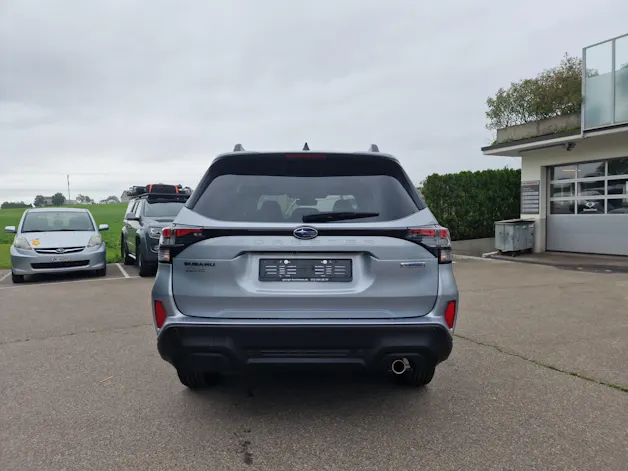 Subaru Forester Station 2.0i e-Boxer Swiss Plus