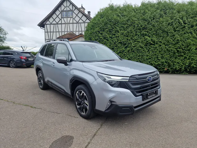 Subaru Forester Station 2.0i e-Boxer Swiss Plus