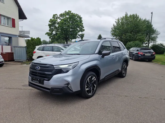 Subaru Forester Station 2.0i e-Boxer Swiss Plus