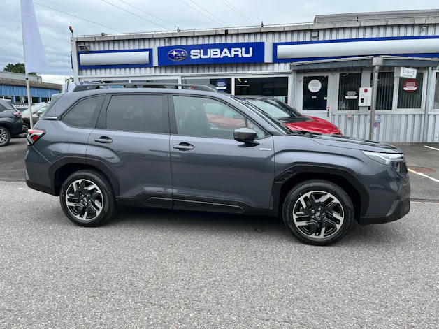 Subaru Forester Station 2.0i e-Boxer Swiss Plus