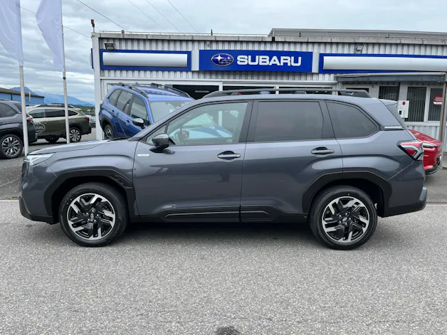 Subaru Forester Station 2.0i e-Boxer Swiss Plus