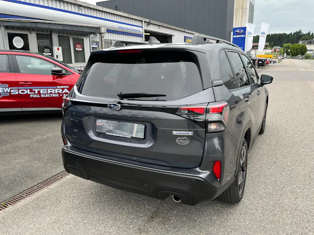 Subaru Forester Station 2.0i e-Boxer Swiss Plus