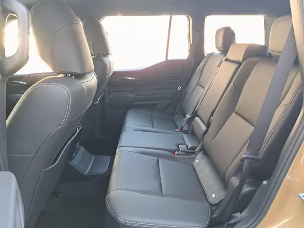Toyota Land Cruiser 2.8 D 48V 230 Rebel
