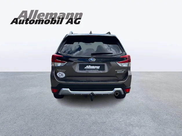Subaru Forester Station 2.0i e-Boxer Swiss Plus