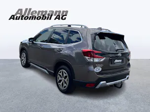 Subaru Forester Station 2.0i e-Boxer Swiss Plus