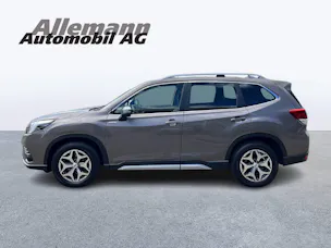 Subaru Forester Station 2.0i e-Boxer Swiss Plus