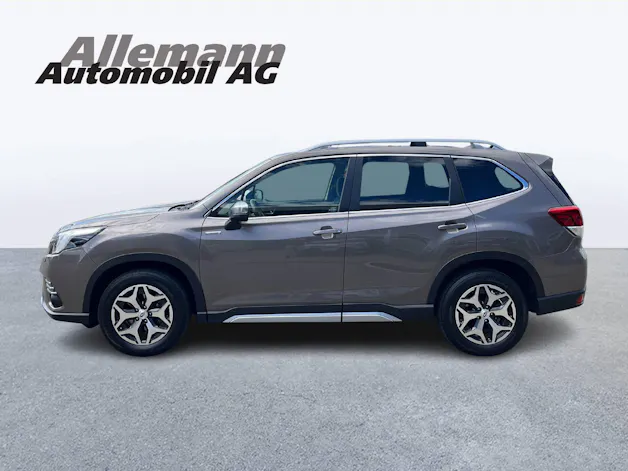 Subaru Forester Station 2.0i e-Boxer Swiss Plus