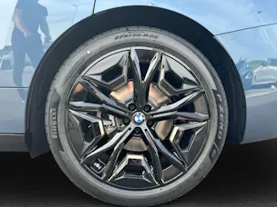 BMW iX xDrive60 i20 (CH) AHK