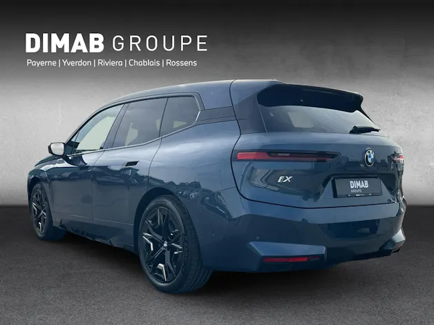 BMW iX xDrive60 i20 (CH) AHK