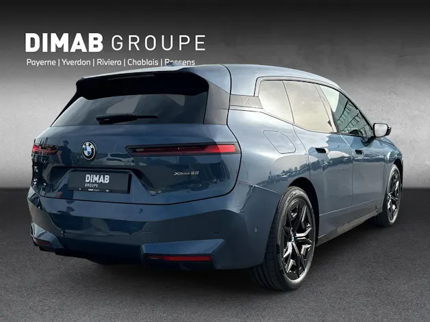BMW iX xDrive60 i20 (CH) AHK