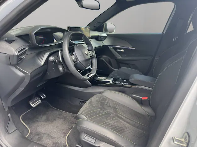Peugeot 2008 1.2 Hybrid 145 GT