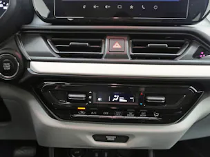 Suzuki Swift 1.2 Sakura Hybrid