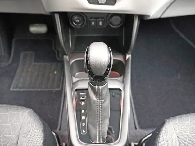 Suzuki Swift 1.2 Sakura Hybrid