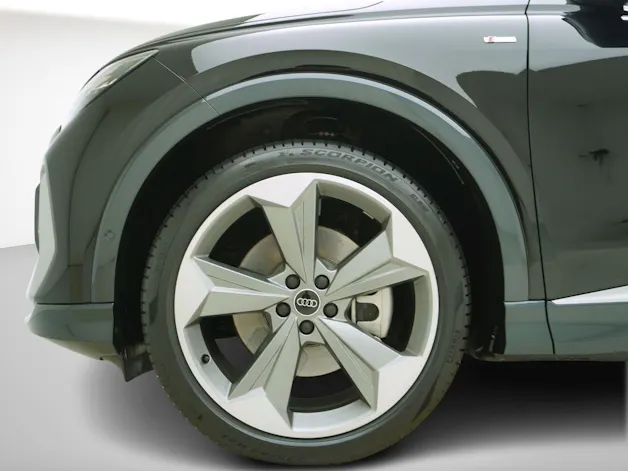 Audi Q4 e-tron Sportback 55 S line quattro